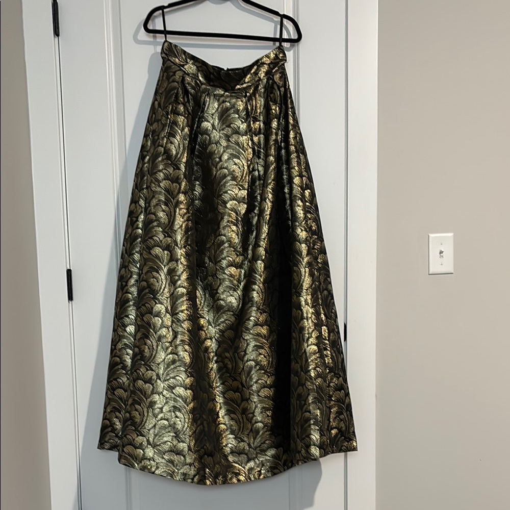 Jessica Howard Gold and Black Jacquard Maxi Skirt